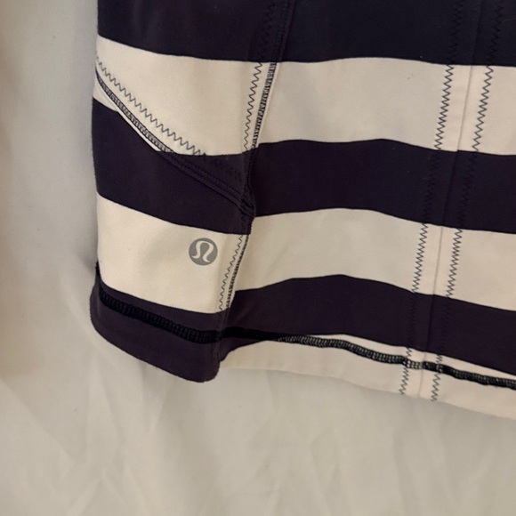Lululemon Forme Jacket Cuffins Steep Stripe Cadet Blue Horizontal size 6 - Picture 6 of 7